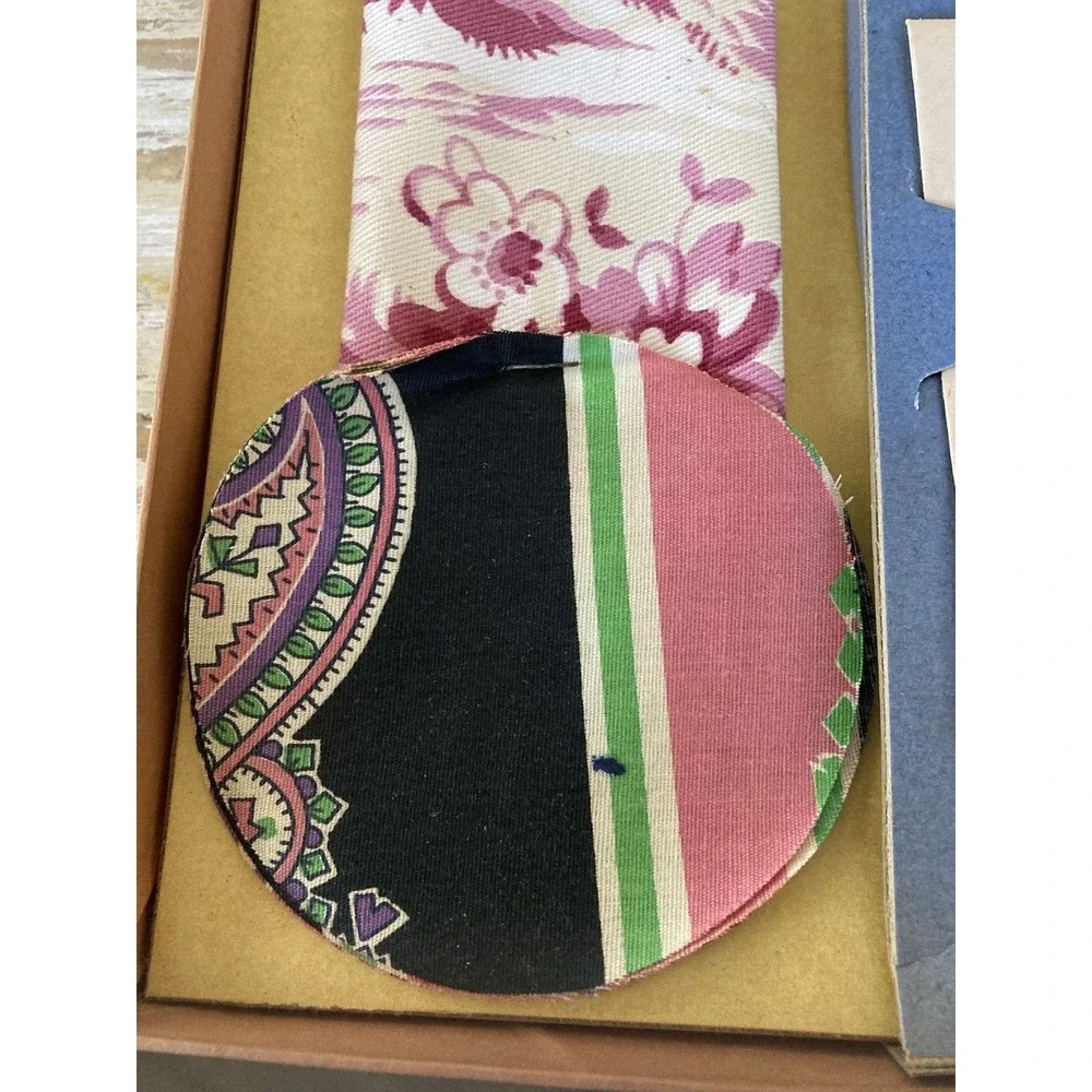 Vintage craft Davis Novelty Sewing Kit fabric suffolk puff circle NIB NOS 1940's